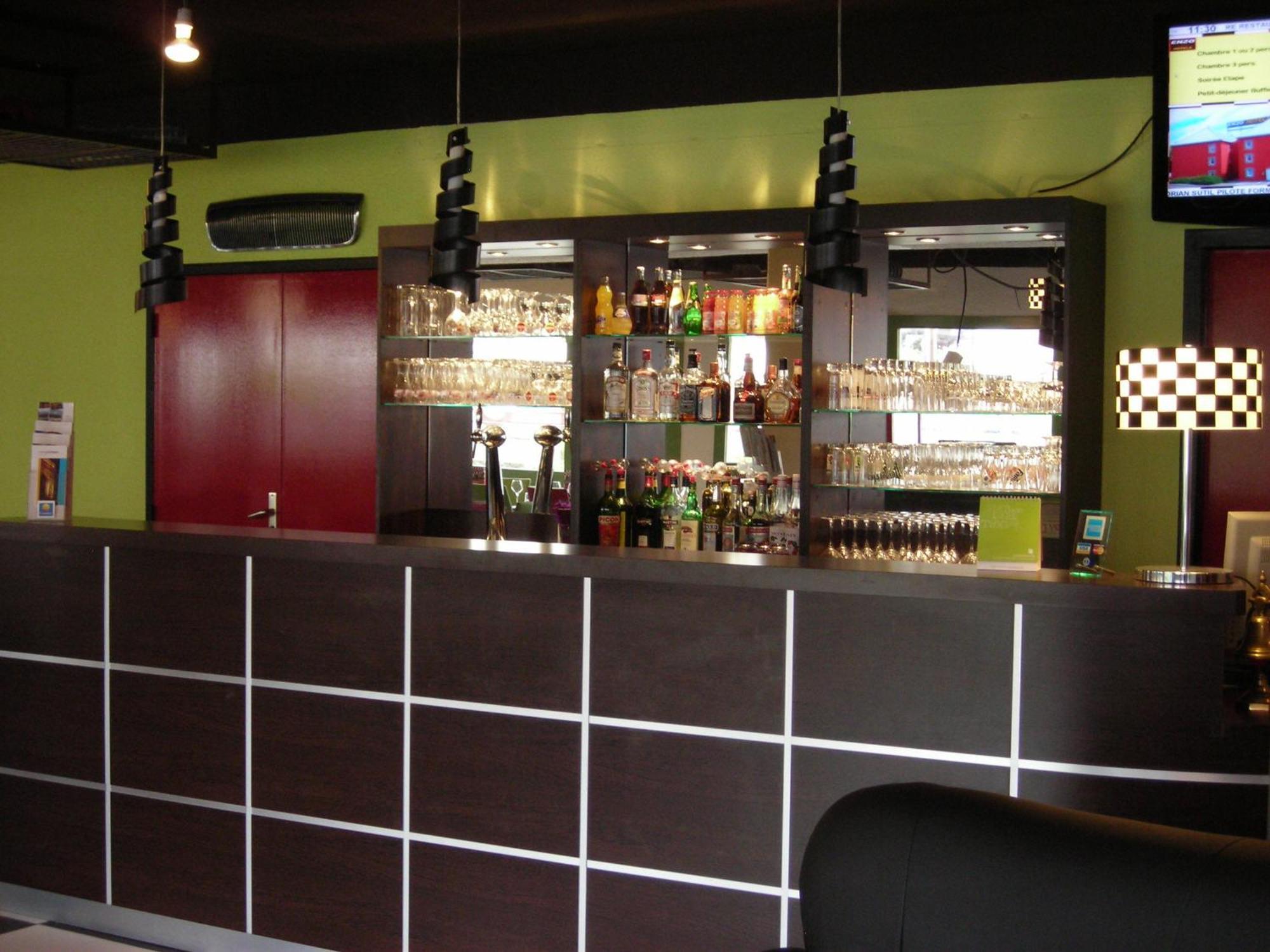 Enzo Hotels Pont-A-Mousson By Kyriad Direct Ресторан фото